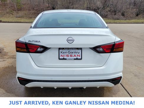 Certified 2025 Nissan Altima 2.5 SV image 4