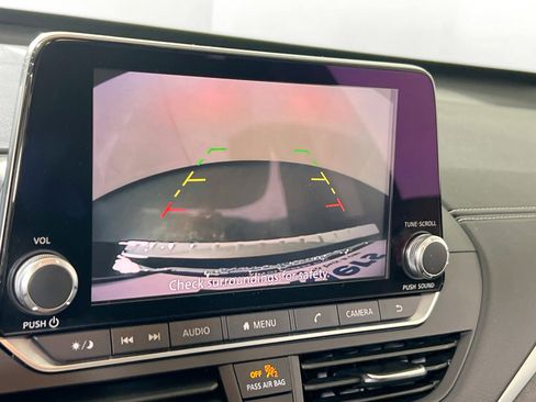 Used 2021 Nissan Altima 2.5 SV w/ SV Premium Package image 13