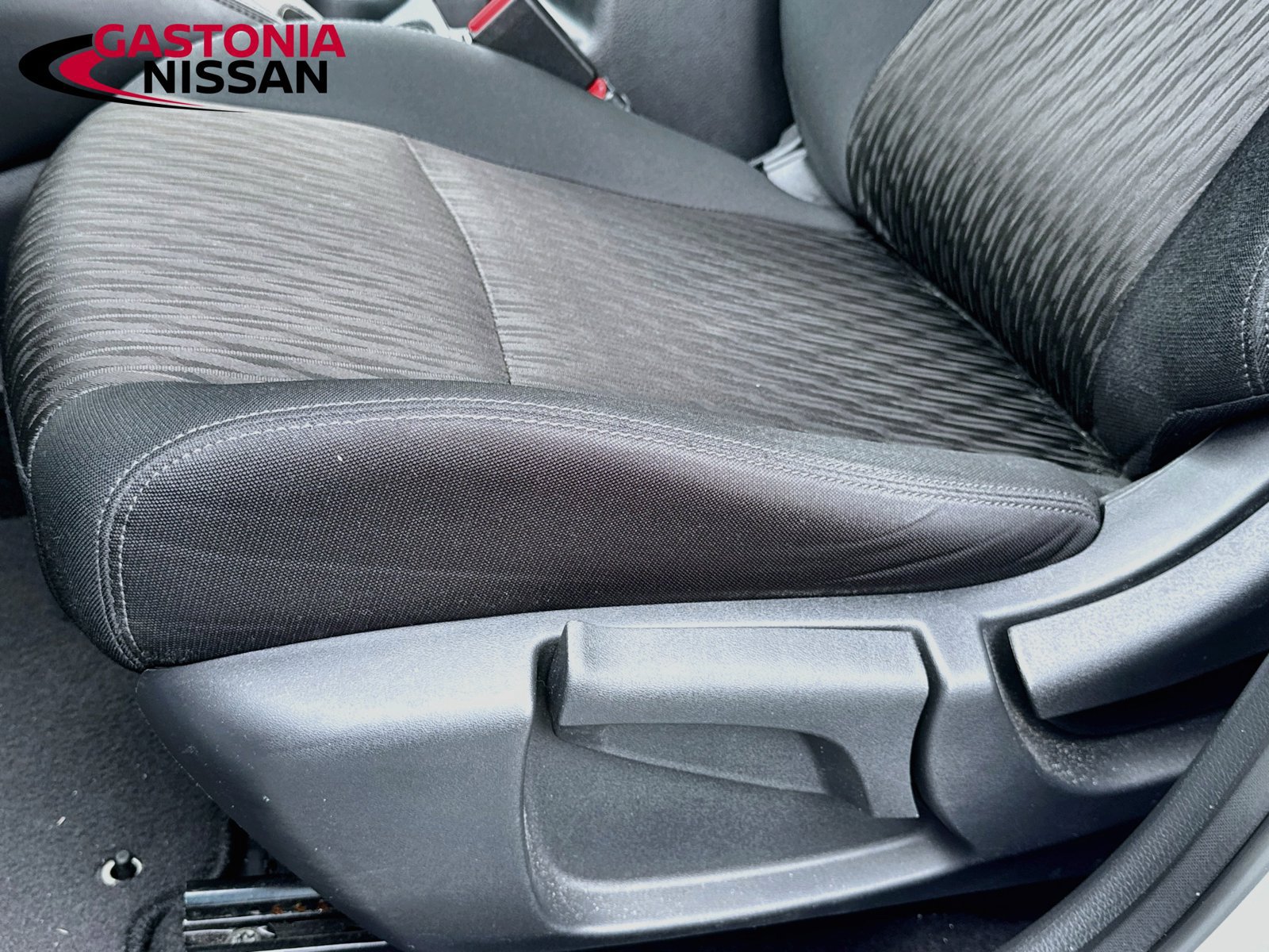 Used 2019 Nissan Rogue S w/ Special Edition Package FWD image 22