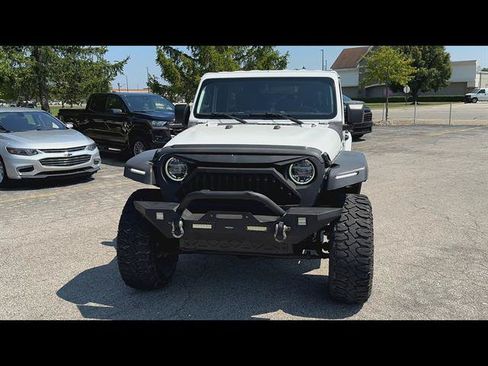 Used 2018 Jeep Wrangler Unlimited Sahara w/ Dual Top Group AWD/4WD image 31