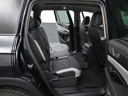 New 2026 Volkswagen Atlas Peak Edition image 13