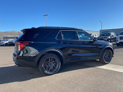 New 2026 Ford Explorer ST image 22