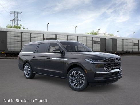 New 2026 Lincoln Navigator L Reserve AWD/4WD image 7