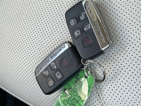 Used 2016 Land Rover Range Rover Evoque HSE Dynamic image 30