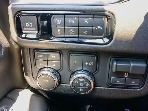 New 2026 GMC Yukon XL Elevation w/ Elevation Premium Package AWD/4WD image 16