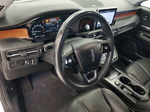 Used 2020 Lincoln Corsair Reserve w/ Equipment Group 201A image 9