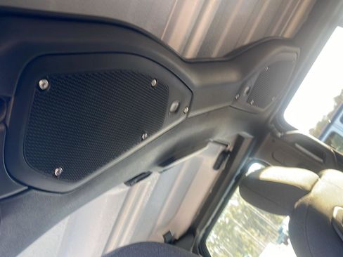 New 2025 Jeep Gladiator Rubicon image 25