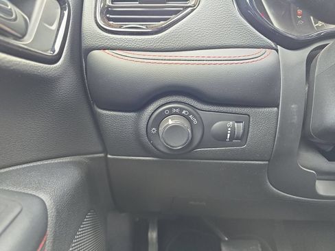 Used 2025 Dodge Durango GT RWD image 27