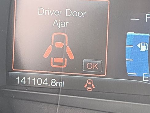 Used 2018 Ford Fusion SE w/ Equipment Group 201A FWD image 14
