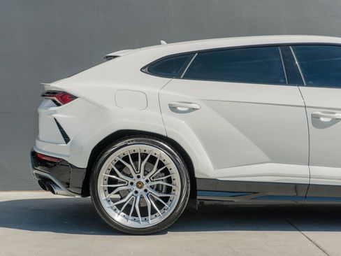 Used 2019 Lamborghini Urus AWD/4WD image 35