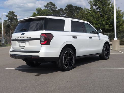 Certified 2024 Ford Expedition Limited AWD/4WD image 4