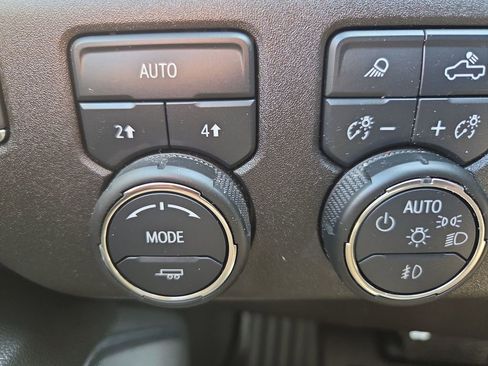 Certified 2025 Chevrolet Silverado 1500 LTZ w/ Technology Package AWD/4WD image 18