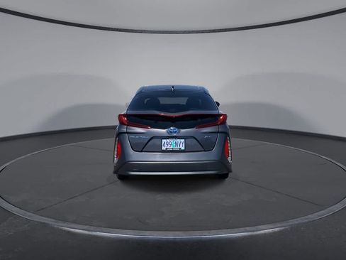 Certified 2022 Toyota Prius Prime XLE FWD image 8