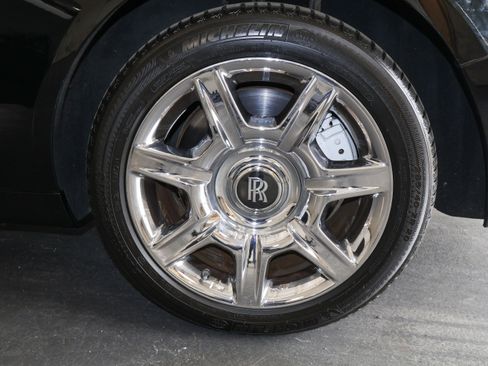 Used 2015 Rolls-Royce Wraith RWD image 42