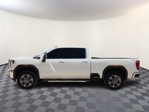 Used 2025 GMC Sierra 2500 SLT w/ SLT Convenience Package AWD/4WD image 2