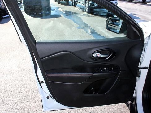 Used 2022 Jeep Cherokee Trailhawk w/ Comfort/Convenience Group image 11