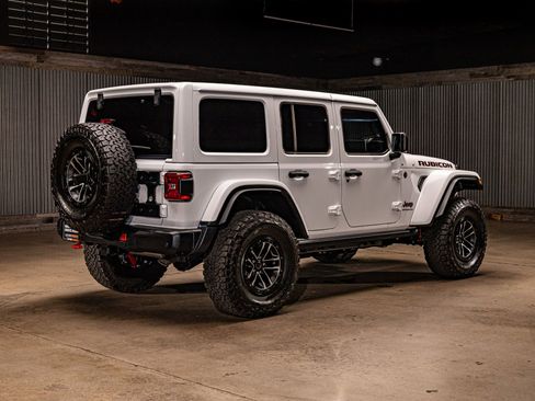 Used 2026 Jeep Wrangler Unlimited Rubicon AWD/4WD image 9