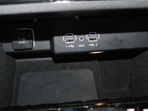 Used 2025 Jeep Wagoneer Series II w/ 8-Passenger Seating Package AWD/4WD image 59