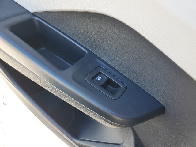 Certified 2025 Volkswagen Taos SE w/ Panoramic Sunroof Package FWD image 21