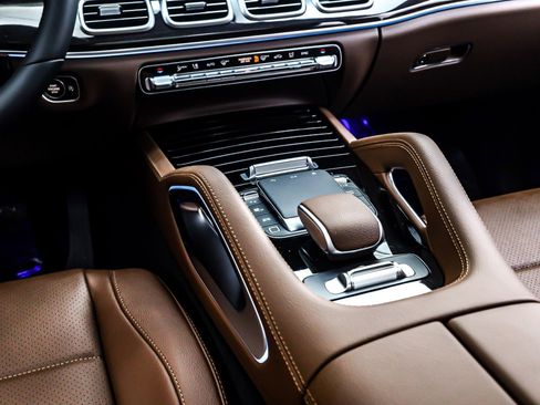 New 2026 Mercedes-Benz GLS 450 4MATIC image 6