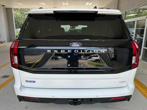 Used 2027 Ford Expedition Max Active AWD/4WD image 9