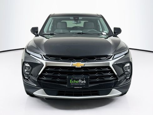 Used 2025 Chevrolet Blazer LT AWD/4WD image 2
