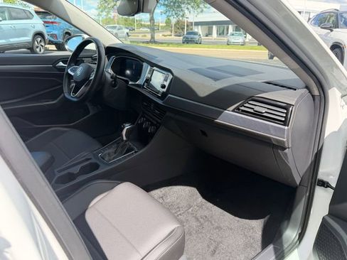 Used 2023 Volkswagen Jetta SE FWD image 19