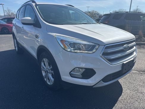 Used 2017 Ford Escape SE w/ Equipment Group 201A image 8