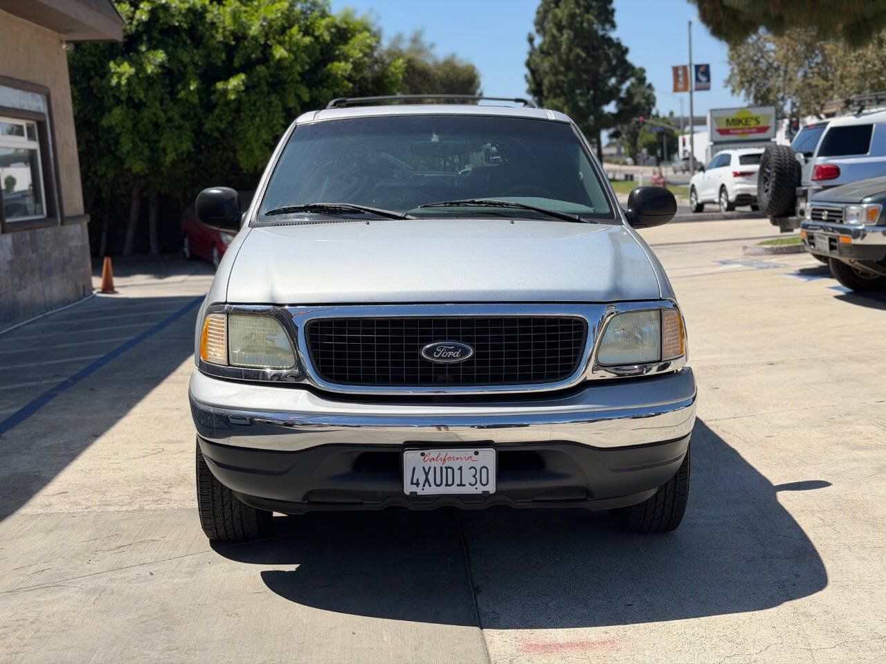 Used 2002 Ford Expedition XLT RWD image 3