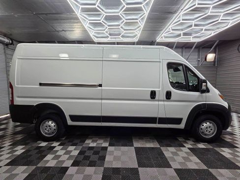 Used 2023 RAM ProMaster 2500 FWD image 9
