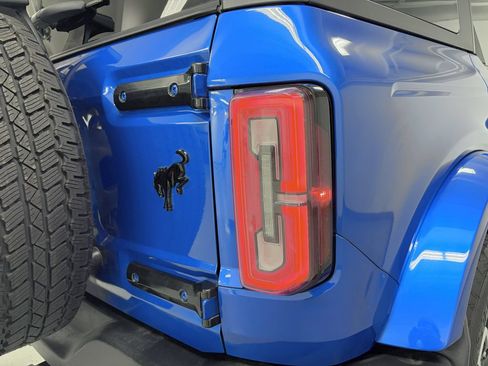Used 2022 Ford Bronco Outer Banks AWD/4WD image 9