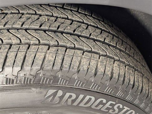 Certified 2024 Chevrolet Traverse LT image 12