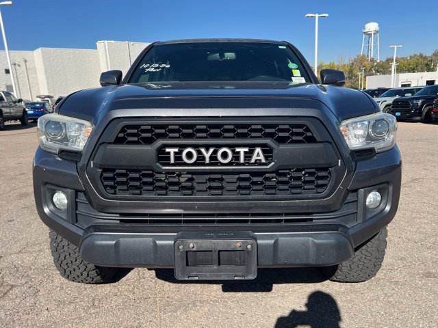 Used 2016 Toyota Tacoma TRD Off-Road w/ Premium & Technology Package AWD/4WD image 9