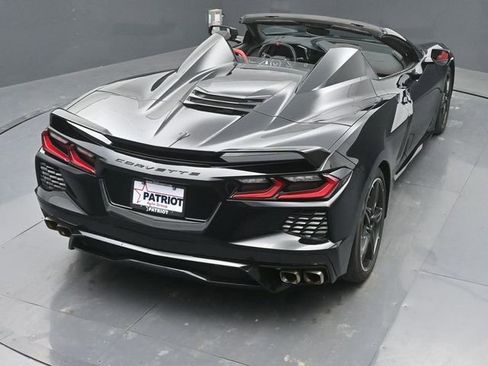 Used 2021 Chevrolet Corvette Stingray Premium Conv w/ Z51 Performance Package RWD image 33