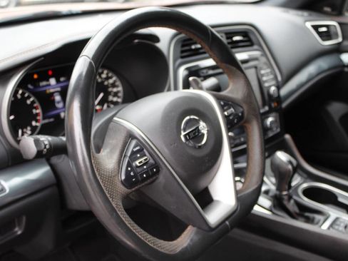 Used 2019 Nissan Maxima SR w/ Premium Package image 30