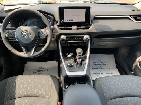 Used 2025 Toyota RAV4 XLE w/ Convenience Package AWD/4WD image 16