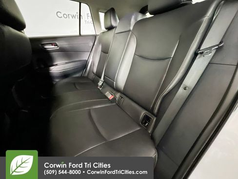 Used 2023 Toyota Corolla Cross XLE image 27