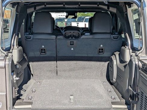 New 2025 Jeep Wrangler Unlimited Rubicon image 12