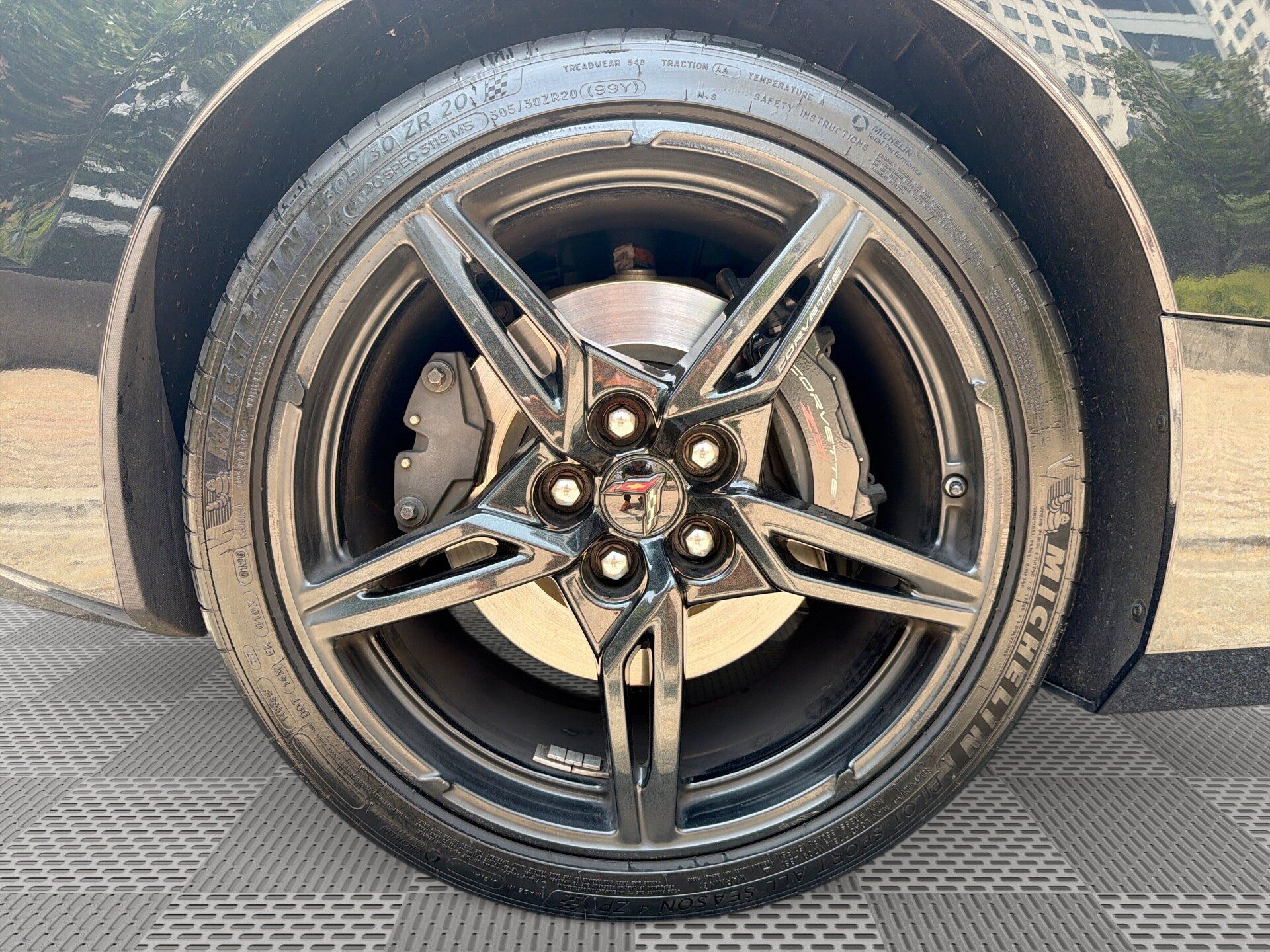 Used 2024 Chevrolet Corvette Stingray Preferred Cpe w/ Z51 Performance Package RWD image 30