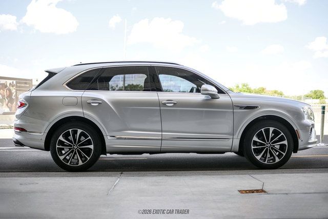 Used 2021 Bentley Bentayga AWD/4WD image 9