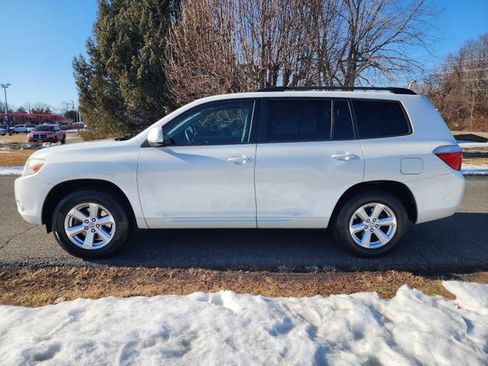 Used 2010 Toyota Highlander SE image 1