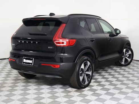 Certified 2026 Volvo XC40 B5 Plus AWD/4WD image 4