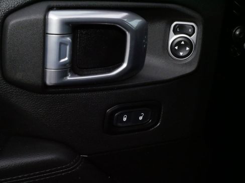 Used 2021 Jeep Wrangler Unlimited Sahara image 19