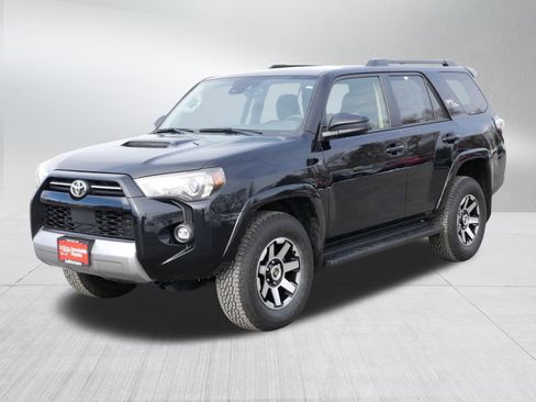 Certified 2024 Toyota 4Runner TRD Off-Road image 3