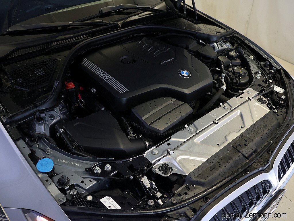 Certified 2023 BMW 330i xDrive Sedan w/ Premium Package AWD/4WD image 37