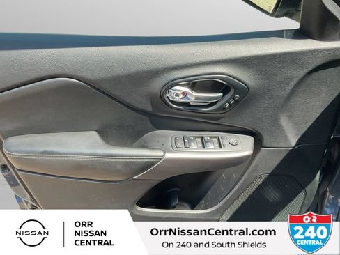 Used 2021 Jeep Cherokee Limited AWD/4WD image 16