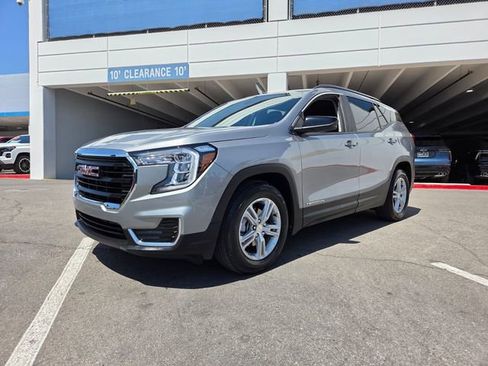 Certified 2023 GMC Terrain SLE w/ Driver Convenience Package FWD image 3