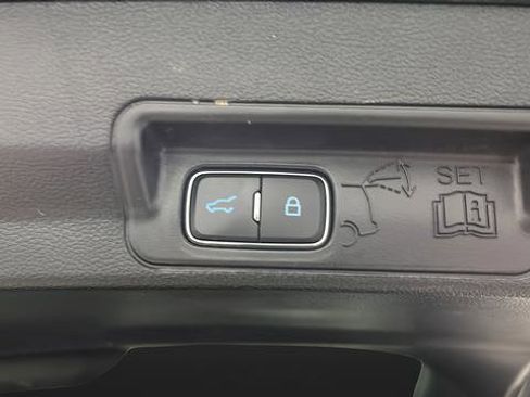 Used 2021 Ford Explorer XLT w/ XLT Sport Appearance Package image 32