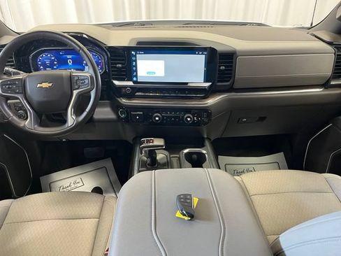 Used 2023 Chevrolet Silverado 1500 LT AWD/4WD image 5