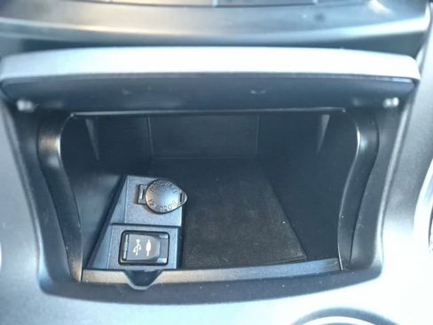 Used 2017 Toyota Camry SE image 29